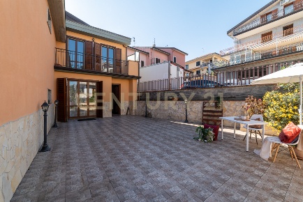 Foto Casa indipendente in Via Cassone 39 D, Zafferana Etnea Centro