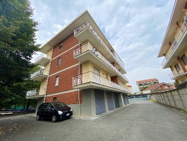 Foto Posti auto in Via Generale Gazzera 30, Ciriè Centro di 24 m²