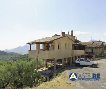 Foto Rustico in Via Aurito, Santi Cosma e Damiano di 182 m² con 4 locali