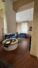 Foto Villa unifamiliare in via Manzoni, Albiate di 301 m² con 5 locali