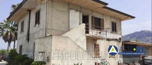 Foto Appartamento in Loc. La Fiora Via Matera, Terracina di 122 m²