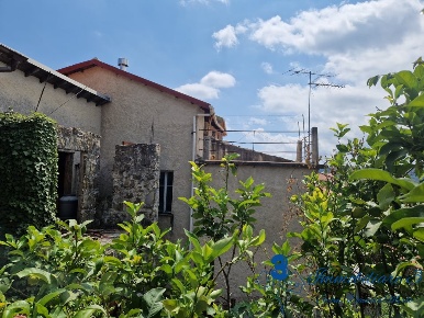 Foto Rustico in Frazione Costa Bacelega, Ranzo di 104 m² con 7 locali