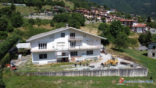 Foto Villa unifamiliare in Via Marcolano, Zone Centro di 700 m² in vendita