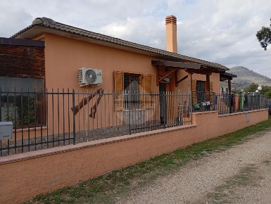 Foto Villa unifamiliare in VIA DAMIANO CHIESA, Minturno di 180 m²