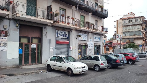 Foto Attività commerciale in Largo Taormina 11, Catania Borgo di 30 m²