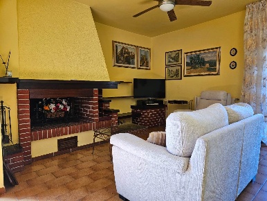 Foto Appartamento a Castagneto Carducci Centro di 86 m² con 4 locali