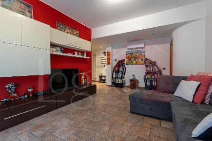 Foto Appartamento in Via Garofani 14, Rozzano Centro di 70 m² con 2 locali