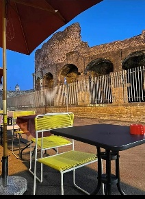 Foto Locale commerciale in via Teatro Greco 42, Catania Centro Storico