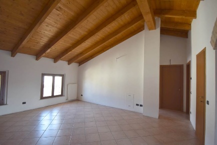 Foto Appartamento a Cortemaggiore Centro di 111 m² con 3 locali in vendita