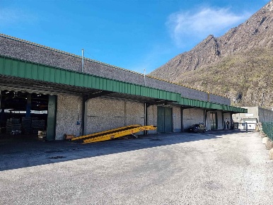 Foto Capannone industriale a Civate di 2865 m² con 1 locali in affitto