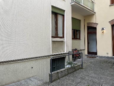 Foto Magazzino in via bellani 4, Monza Centro Storico di 32 m² con 1 locali