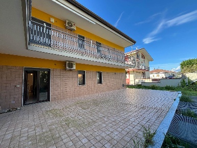 Foto Appartamento in Via Dante Alighieri 2, Montecorvino Pugliano di 90 m²