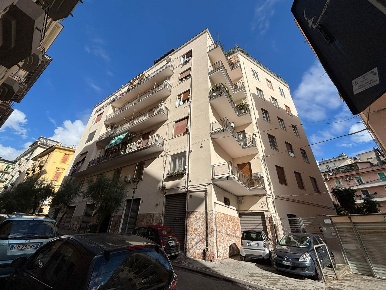 Foto Appartamento a Salerno Centro di 100 m² con 4 locali in affitto