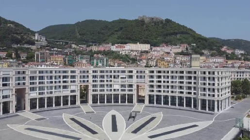 Foto Appartamento in via alfonso alvarez, Salerno di 110 m² con 3 locali