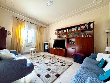 Foto Casa indipendente a Vinci di 120 m² con 8 locali in vendita