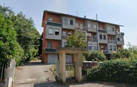Foto Appartamento in Via Poloni, Martinengo Centro di 83 m² con 5 locali