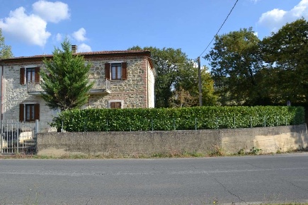 Foto Rustico a Lucignano di 230 m² con 6 locali in vendita