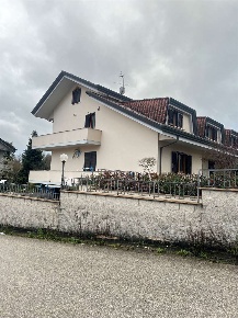 Foto Villa unifamiliare in VIA DEGLI ULIVI, Frosinone America Latina