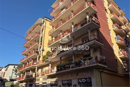 Foto Appartamento in Via Molinella 19, Cosenza Centro di 61 m² con 1 locali