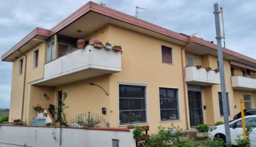 Foto Negozio in Via II Settembre, Cerreto Guidi Lazzeretto di 209 m²
