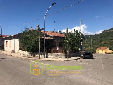 Foto Appartamento in Via Padre Carboni 1, Bessude di 141 m² con 7 locali