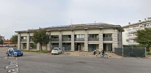 Foto Negozio in Via Don Luigi Palazzolo 35, Lallio di 93 m² con 1 locali