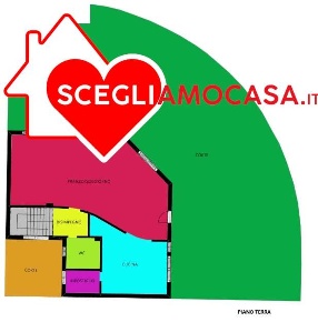 Foto Villa unifamiliare a Soverato di 289 m² con 10 locali in vendita