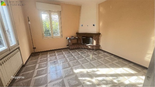 Foto Villa bifamiliare a Sassuolo di 400 m² con 8 locali in vendita