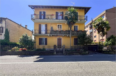 Foto Appartamento in Via Monte Nero 35, Arona Centro di 85 m² con 3 locali