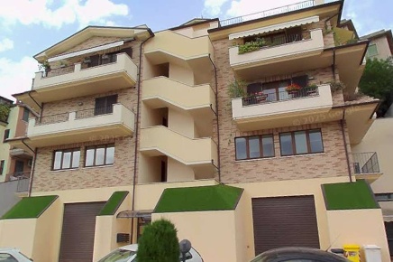 Foto Appartamento in Viale XXV Aprile, Fermo di 78 m² con 4 locali