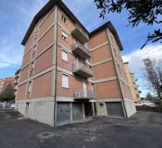 Foto Appartamento in Via Lulli, Reggio nell'Emilia Regina Pacis di 122 m²