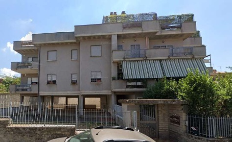 Foto Appartamento in Via Vignale, Roma Collina delle Muse di 108 m²