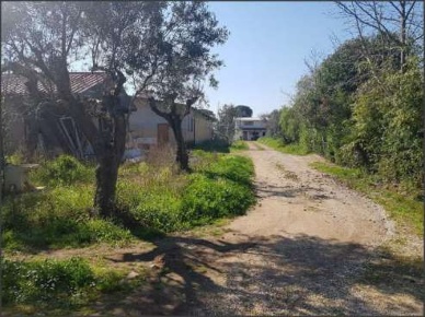 Foto Magazzino in VIA CERRETO LA CROCE, Latina Borgo Piave di 464 m²