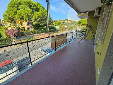Foto Appartamento in via diano san pietro 55, Diano Marina Centro di 64 m²