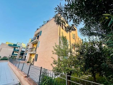 Foto Attico a Mirandola di 99 m² con 6 locali in vendita