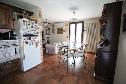 Foto Appartamento in Strada Pian Mauro, Tavullia di 114 m² con 4 locali