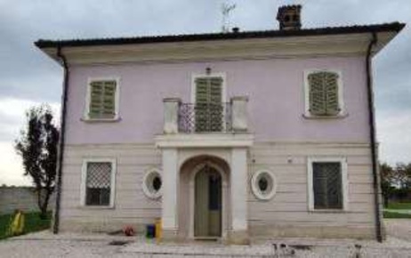 Foto Villa unifamiliare in Via Pietro Bembo, Orzinuovi Coniolo di 474 m²