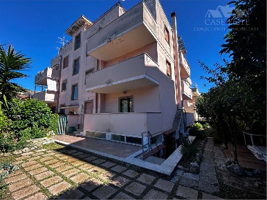 Foto Appartamento in VIA DELLE CAMELIE 10, Nettuno di 158 m² con 5 locali