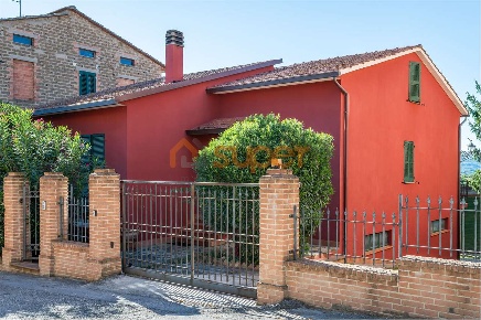 Foto Casa indipendente in Via Antonio Gramsci, Marsciano di 240 m²