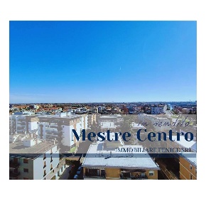 Foto Appartamento in via forte marghera, Venezia Mestre di 130 m²