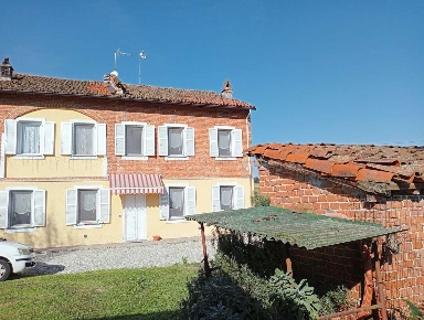 Foto Villa bifamiliare a Masio di 340 m² con 12 locali in vendita