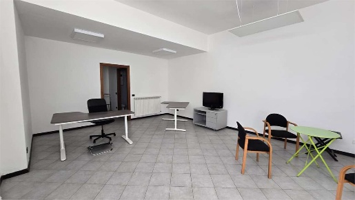 Foto Ufficio in Via Lega, Legnano di 50 m² con 1 locali in affitto