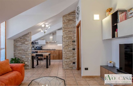 Foto Appartamento in Via Pasolini 6, Samarate di 88 m² con 3 locali