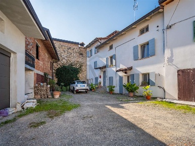 Foto Appartamento in risorgimento 43, Quattro Castella Centro di 145 m²