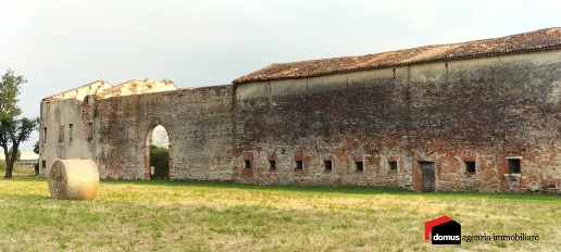 Foto Rustico a Dueville Chiupese di 980 m² con 9 locali in vendita