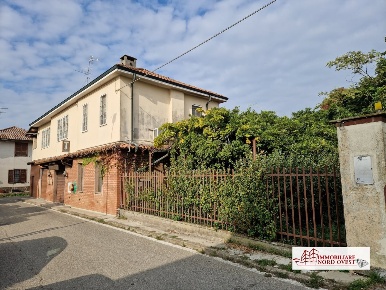 Foto Locale commerciale in Via Buozzi, Noviglio Tainate di 600 m²