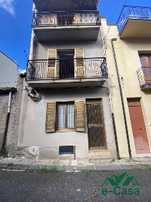 Foto Case semi ndipendenti in VIA GARIBALDI, Montalbano Elicona Centro