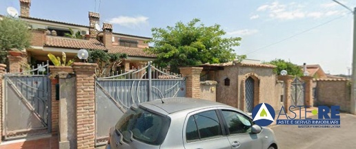 Foto Villa a schiera in Via delle Azalee, Pomezia Campo Jemini di 89 m²