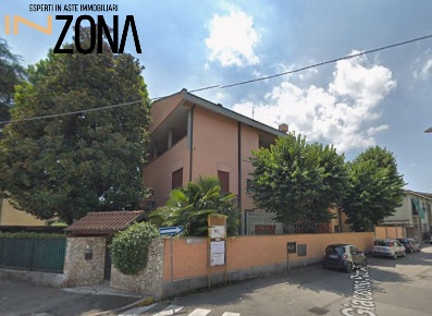 Foto Appartamento in Via Giacomo Puccini, Brugherio Centro di 191 m²