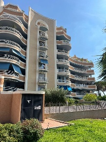 Foto Appartamento in Via Robert Musil, Roma di 140 m² in vendita